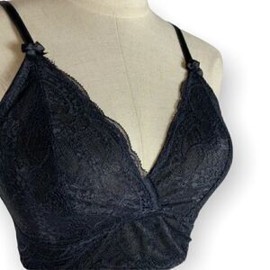 LAURA ASHLEY BLACK LACE BRALETTE SIZE LARGE